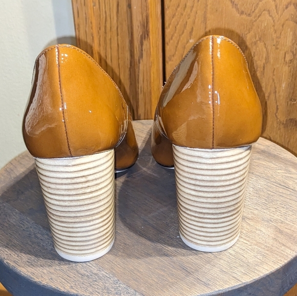 Tory Burch Banana Patent Leather Pumps sz 5M​ - Picture 11 of 16